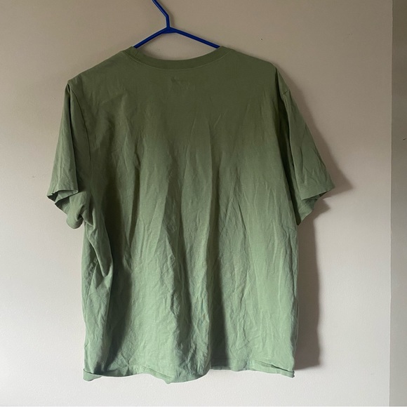 NIKE classic gree t-shirt - Picture 3 of 3